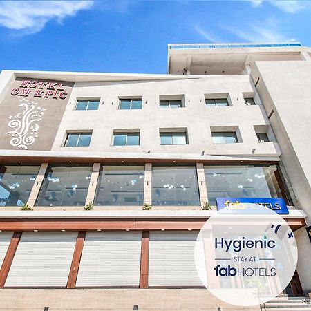 Oyo 10219十十一酒店 印多尔 外观 照片